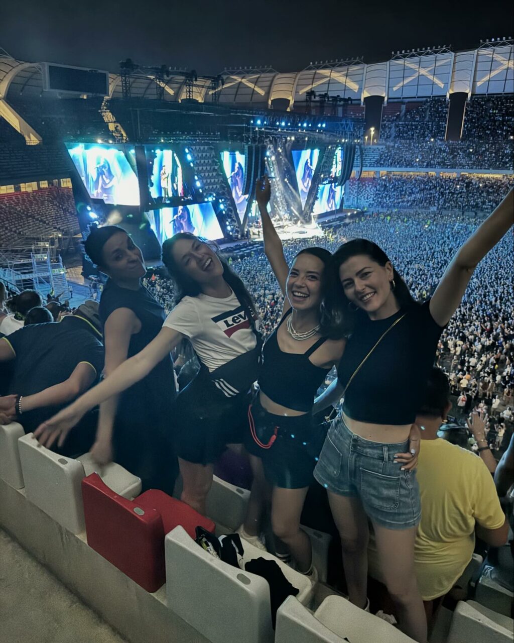 Instagram post from elizreale90. This post is in position 2.